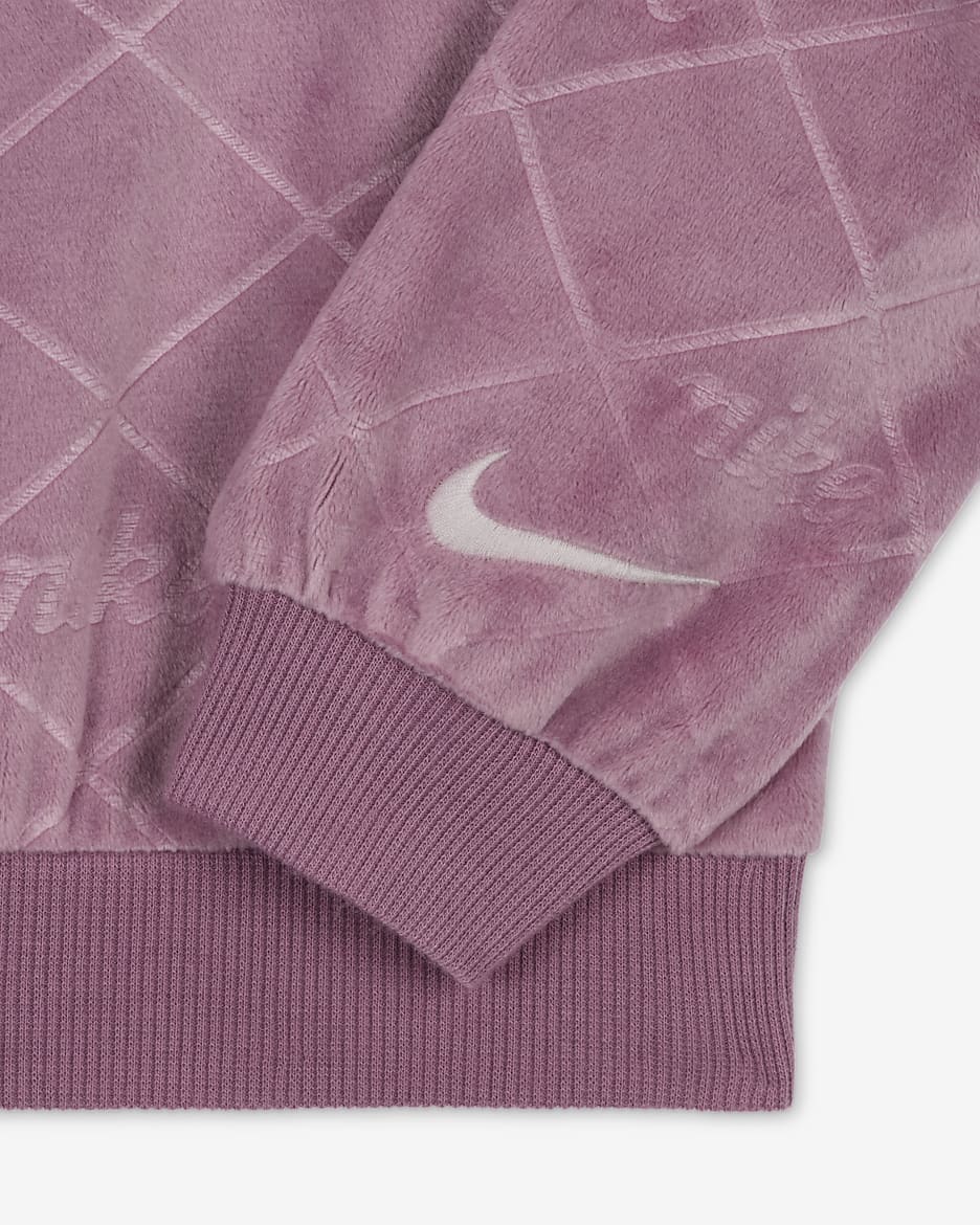 Cozy nike set best sale